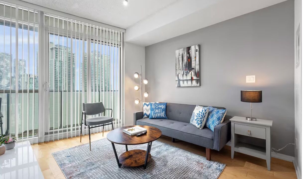 Photo of Livingroom in Toronto Entertainment District