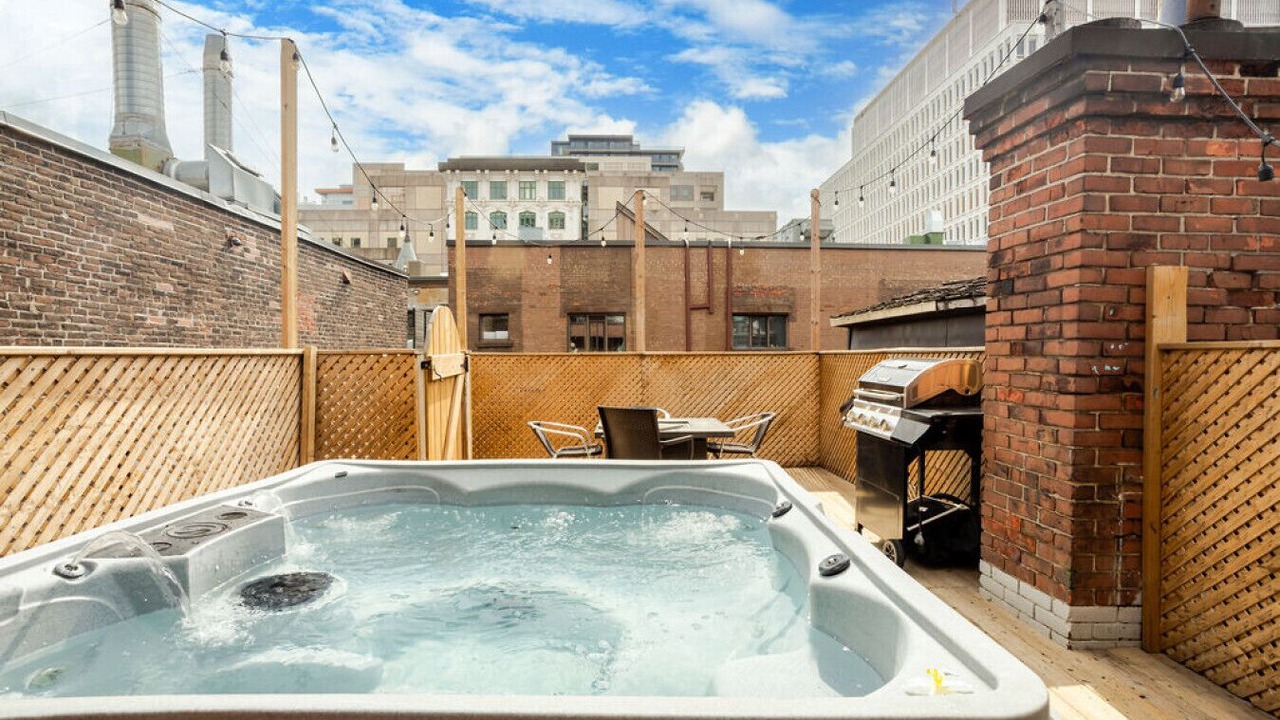 Photo of Outdoor in Downtown Montreal