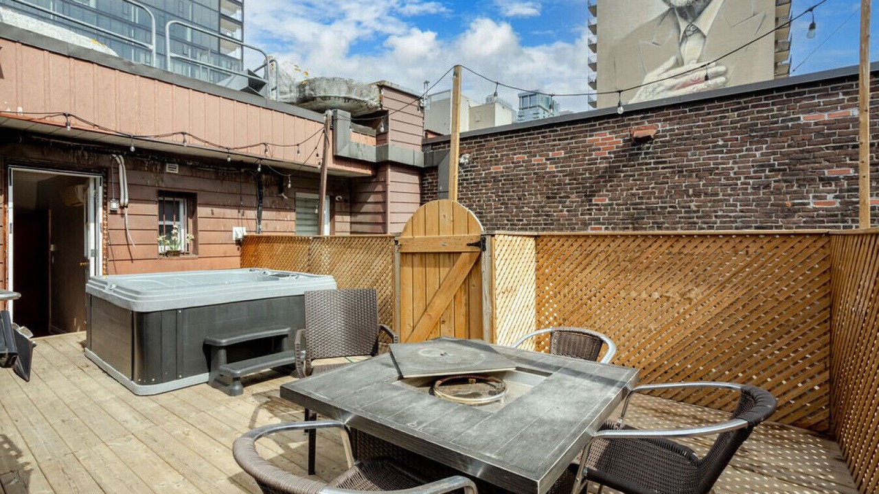 Photo of Outdoor in Downtown Montreal