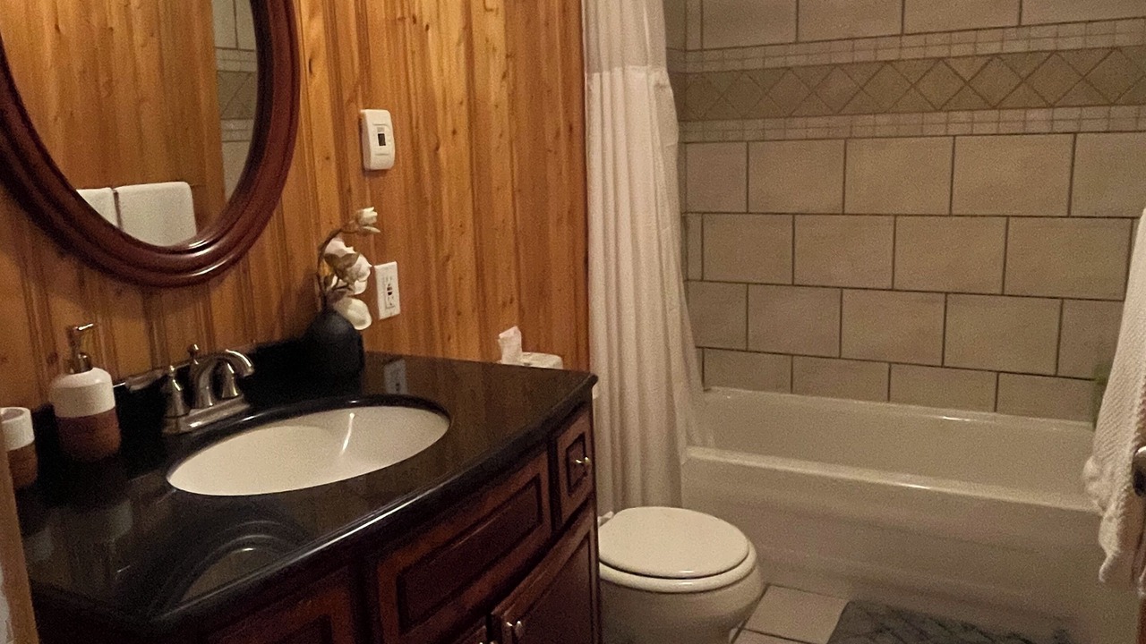 Photo of Bathroom in Nakusp
