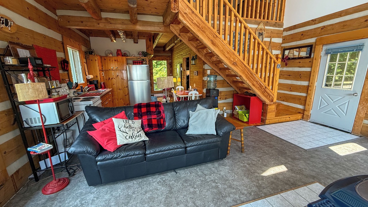 Photo of Livingroom in Manitoulin District