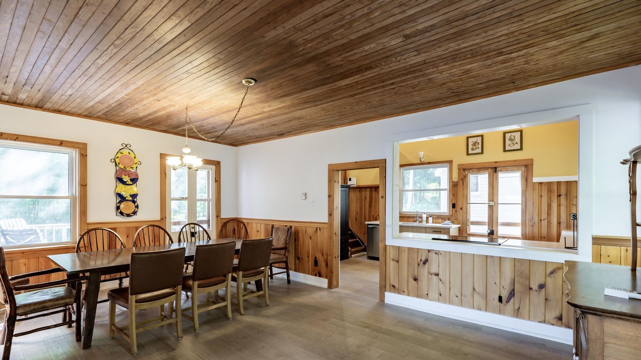 Photo of Livingroom in Muskoka Lakes