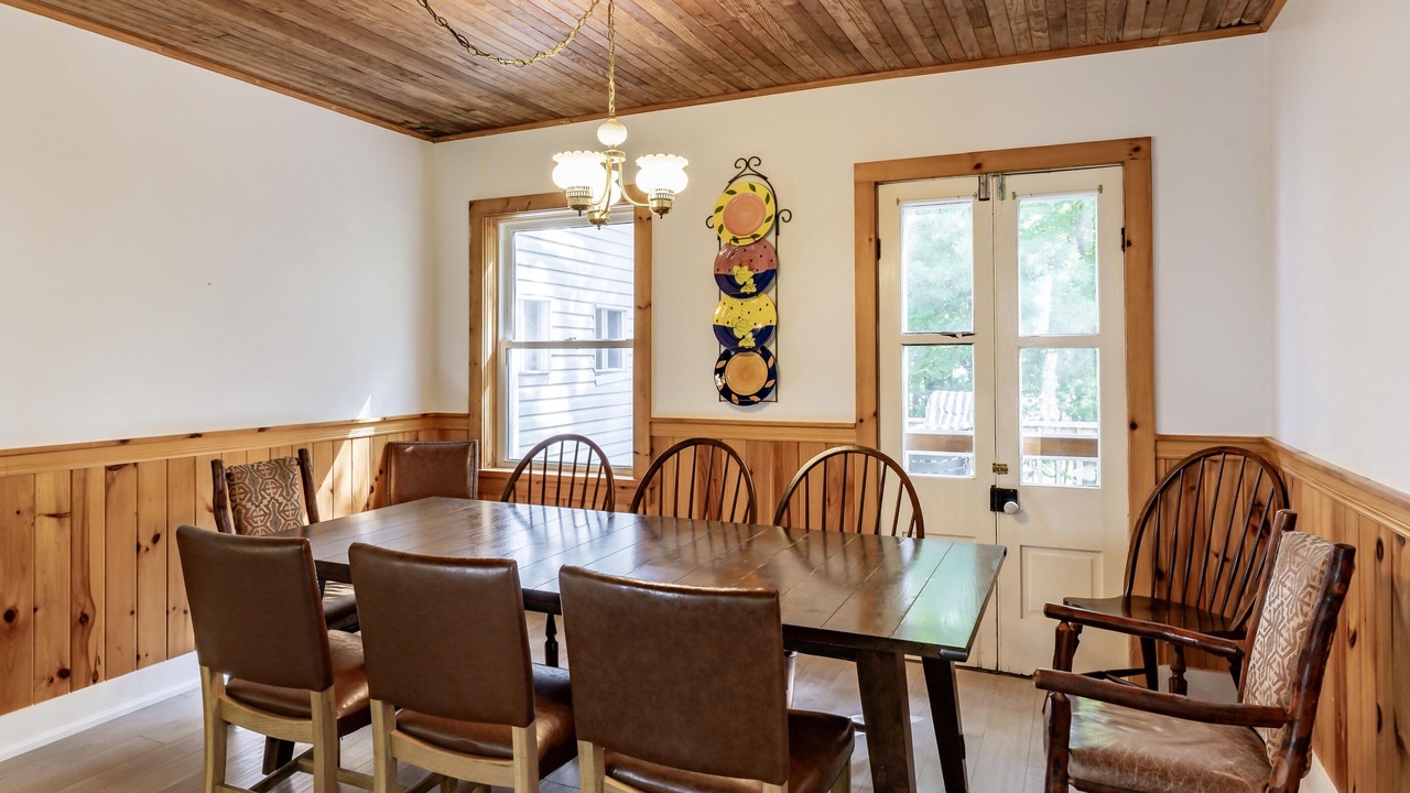 Photo of Bedroom in Muskoka Lakes