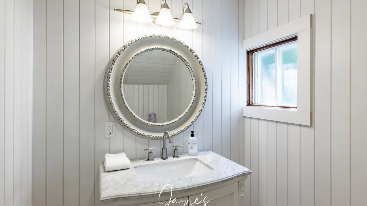Photo of Bedroom in Muskoka Lakes