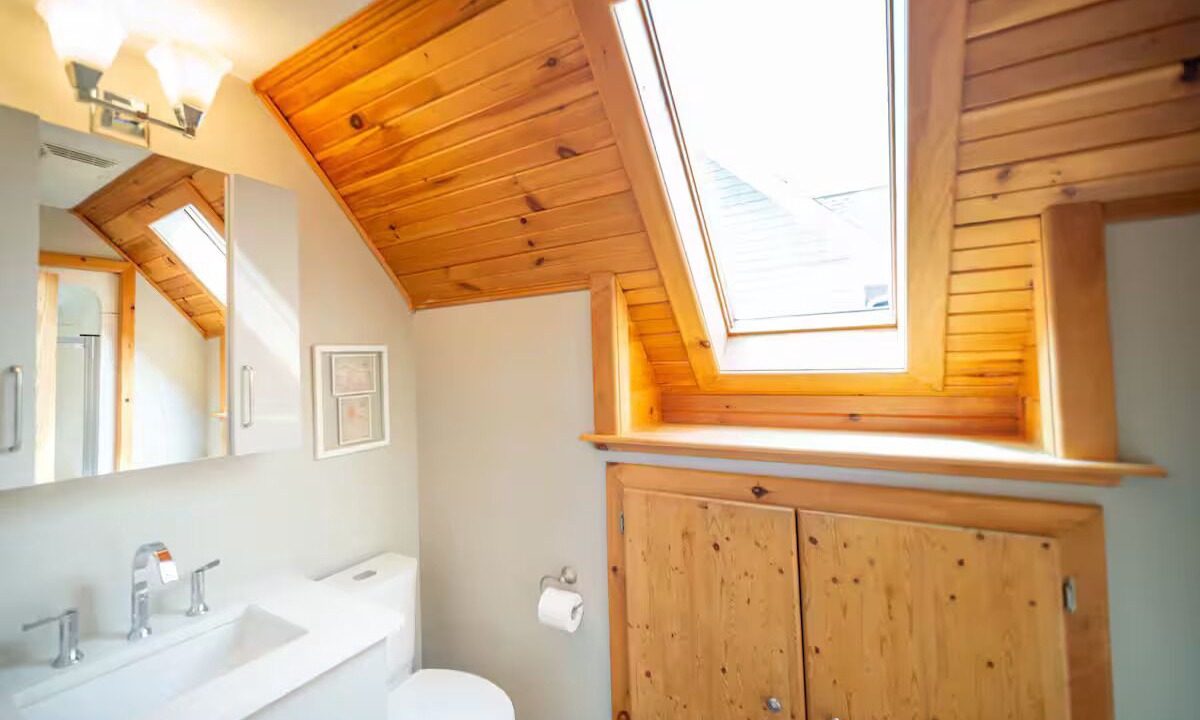 Photo of Bathroom in Clinton
