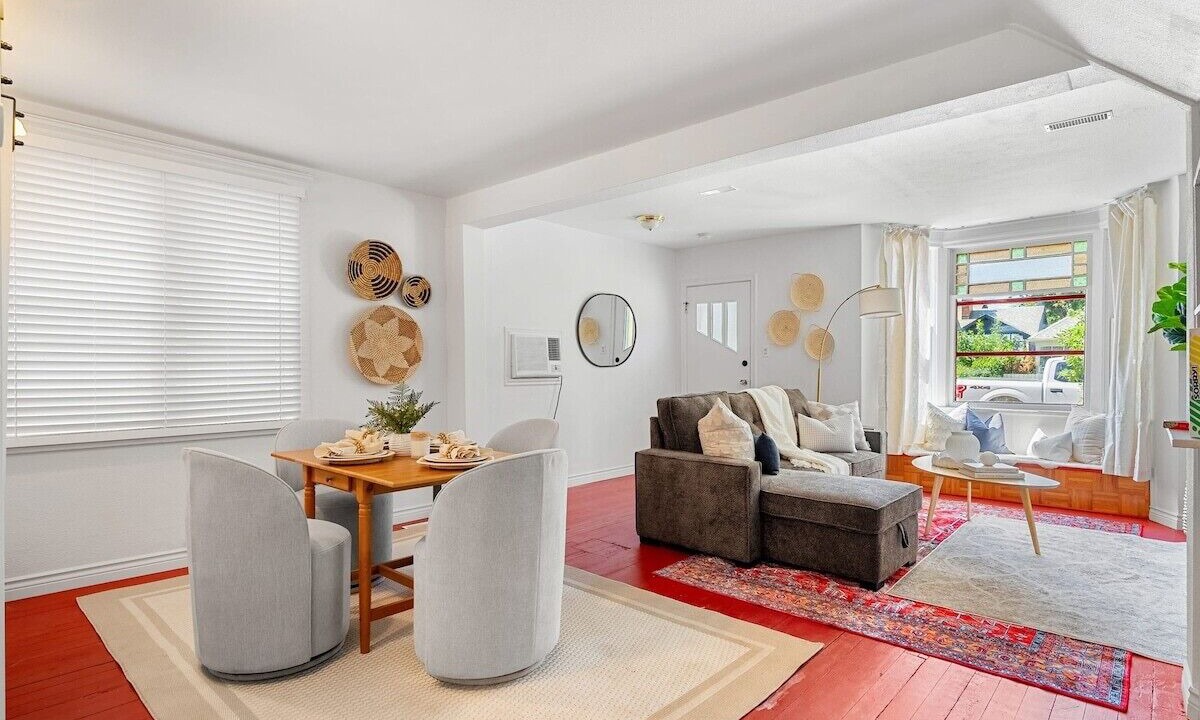 Photo of Livingroom in Drumheller