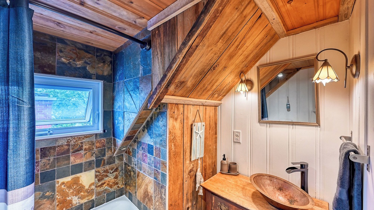 Photo of Bathroom in Saint-Mathias-sur-Richelieu