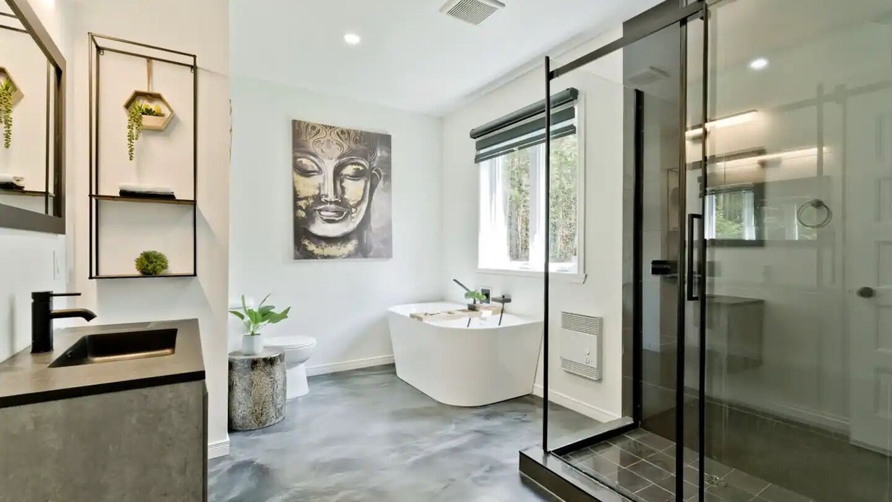 Photo of Bathroom in La Patrie