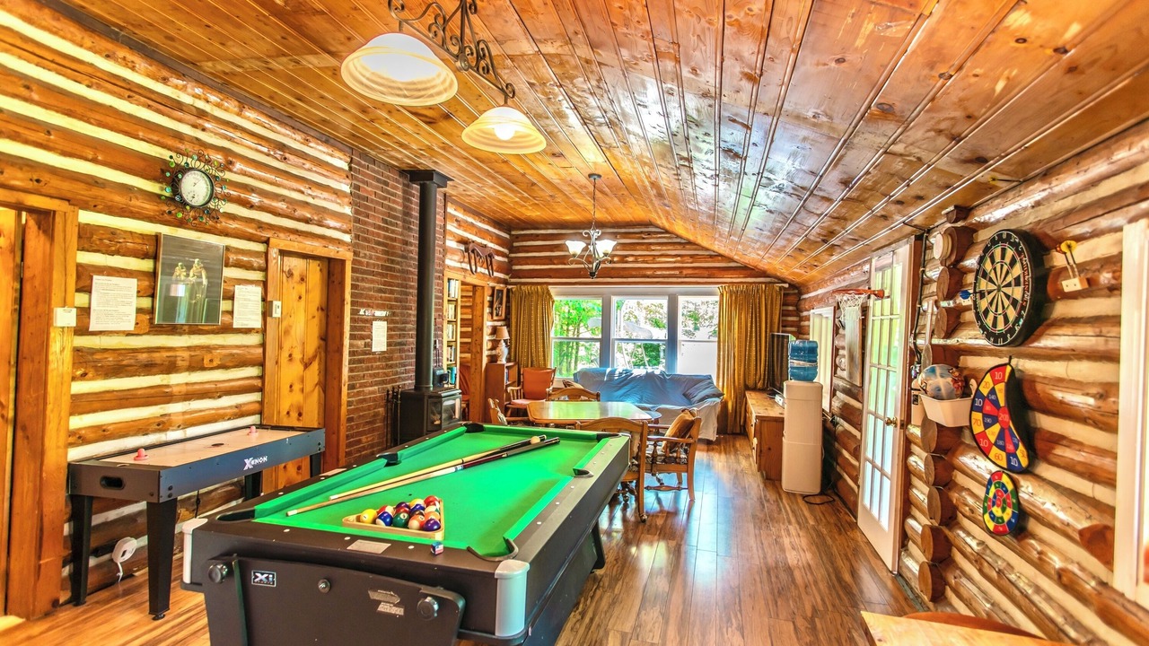 Photo of Bedroom in Lake of Bays