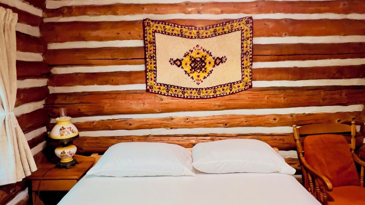 Photo of Bedroom in Lake of Bays