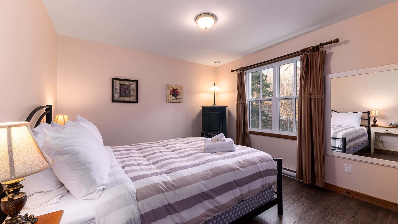 Photo of Bedroom in Petite-Riviere-Saint-Francois