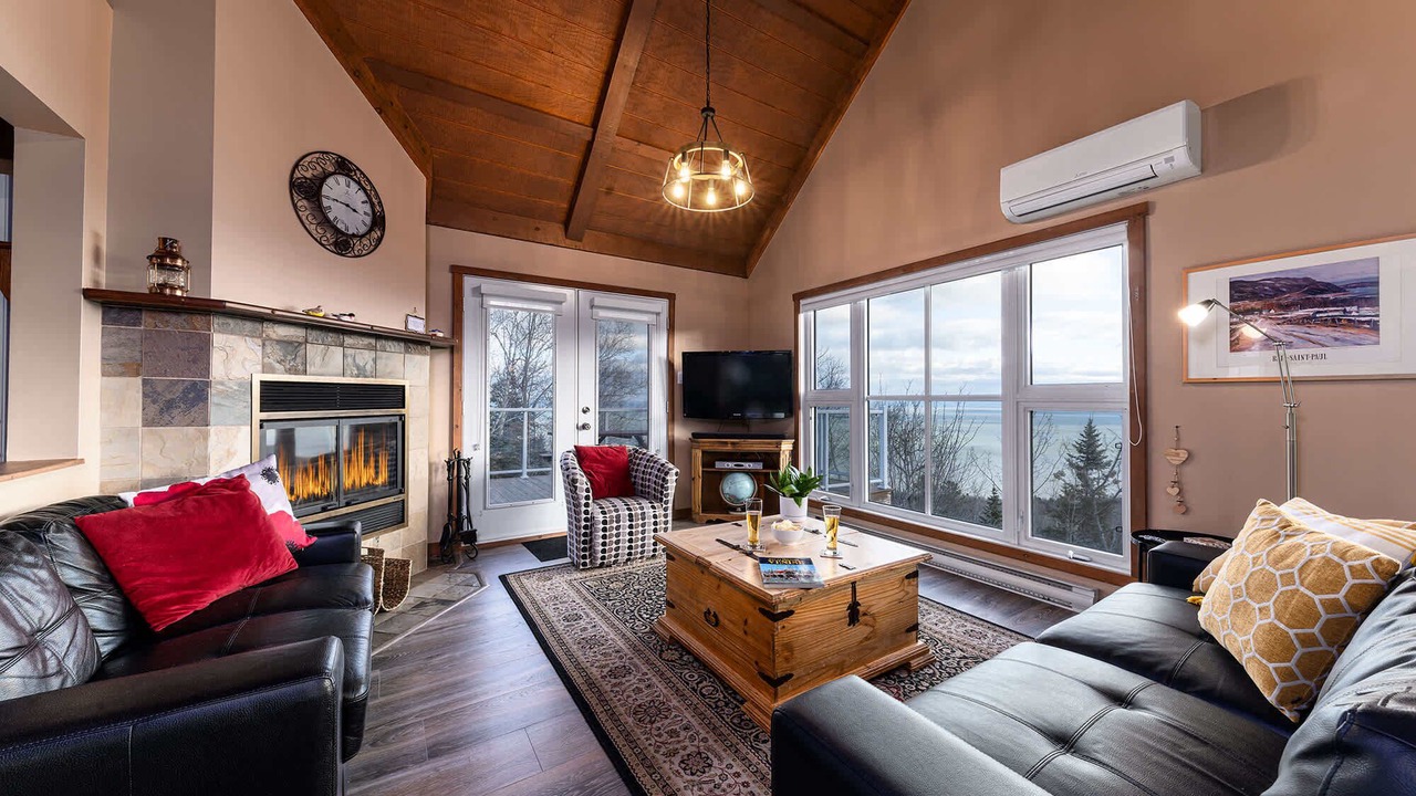 Photo of Livingroom in Petite-Riviere-Saint-Francois