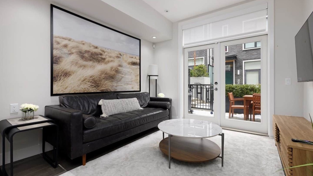 Photo of Livingroom in Marpole