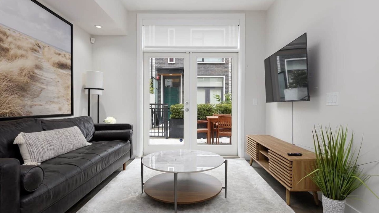 Photo of Livingroom in Marpole