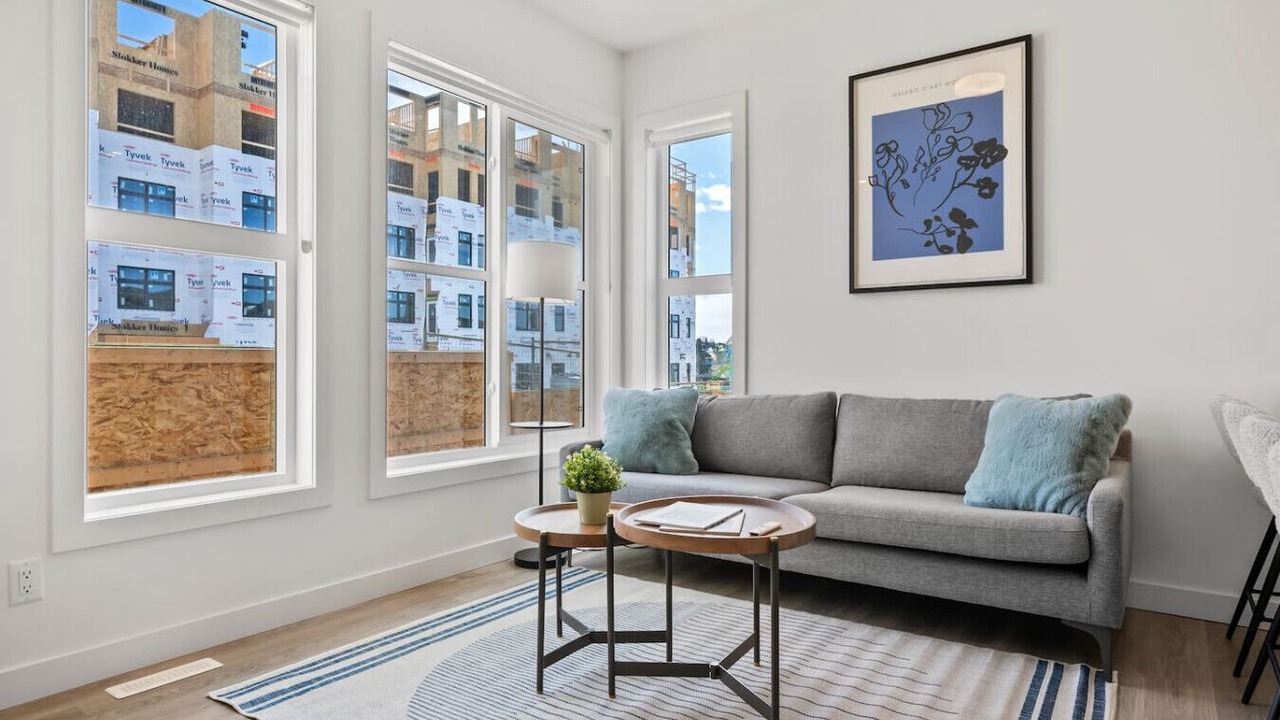 Photo of Livingroom in Springbank Hill
