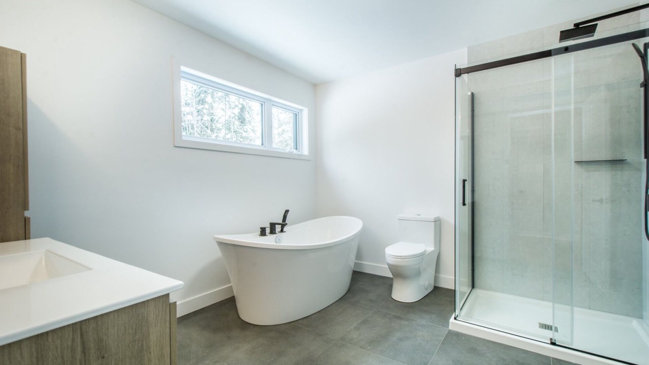 Photo of Bathroom in Beaulac-Garthby