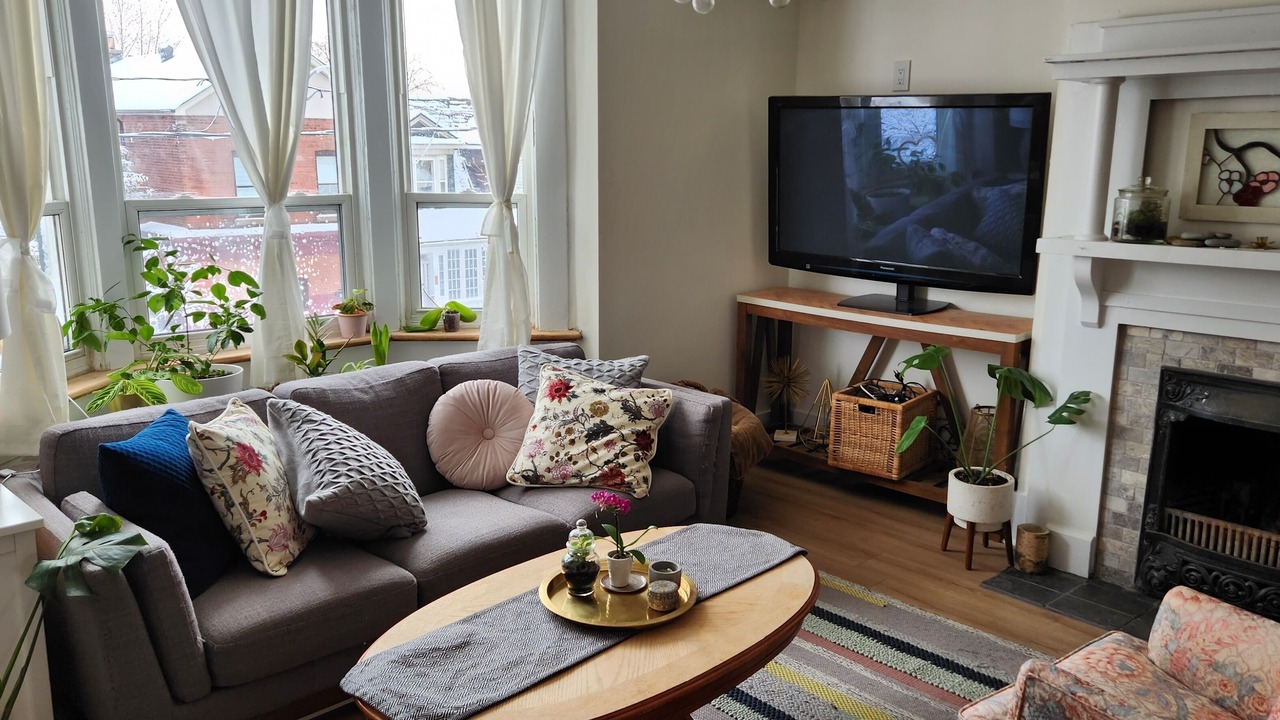 Photo of Livingroom in Leslieville
