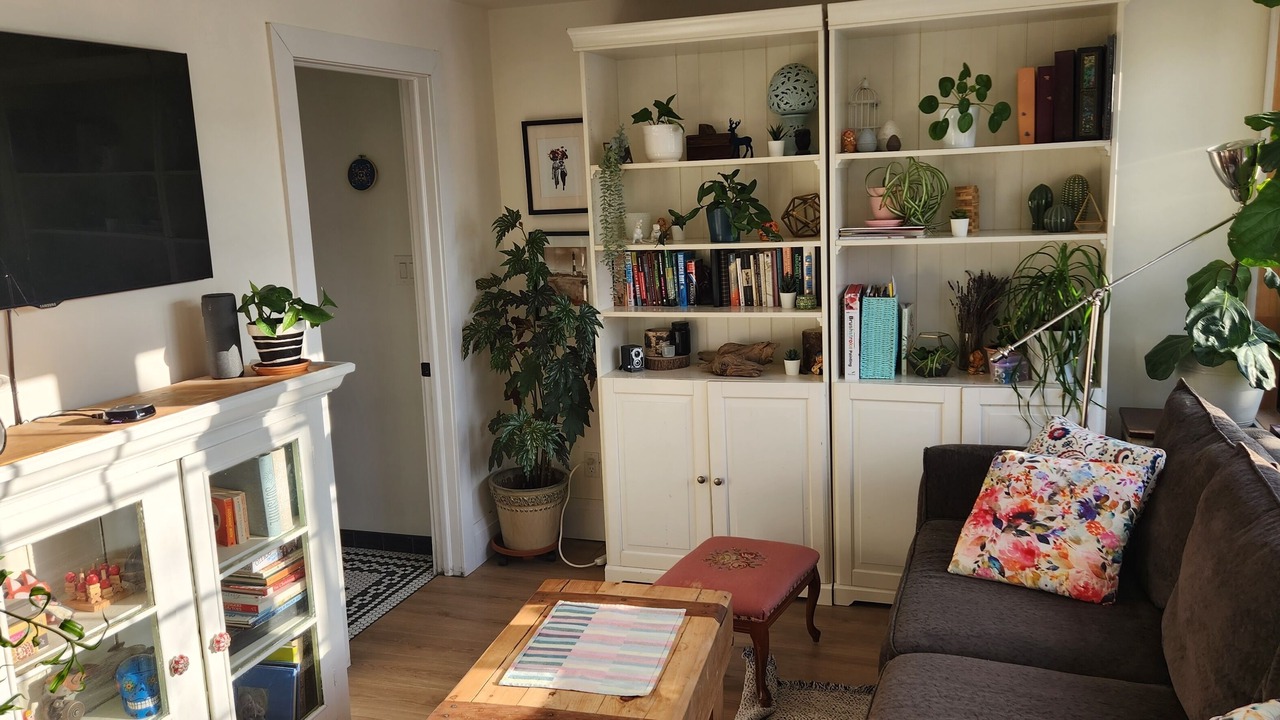 Photo of Livingroom in Leslieville