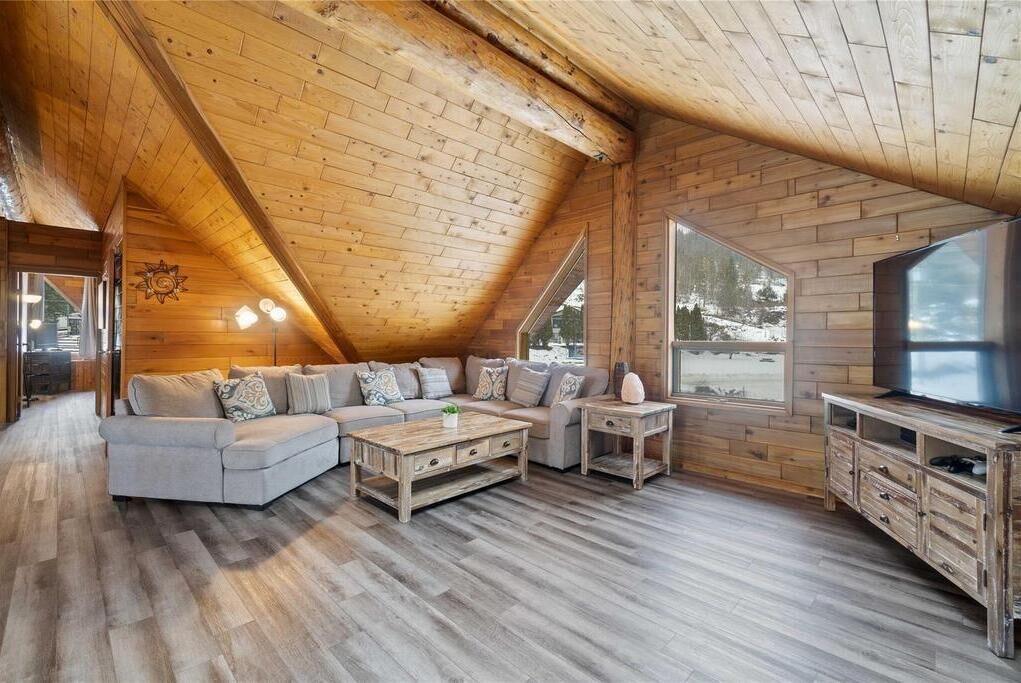 Photo of Livingroom in Magna bay