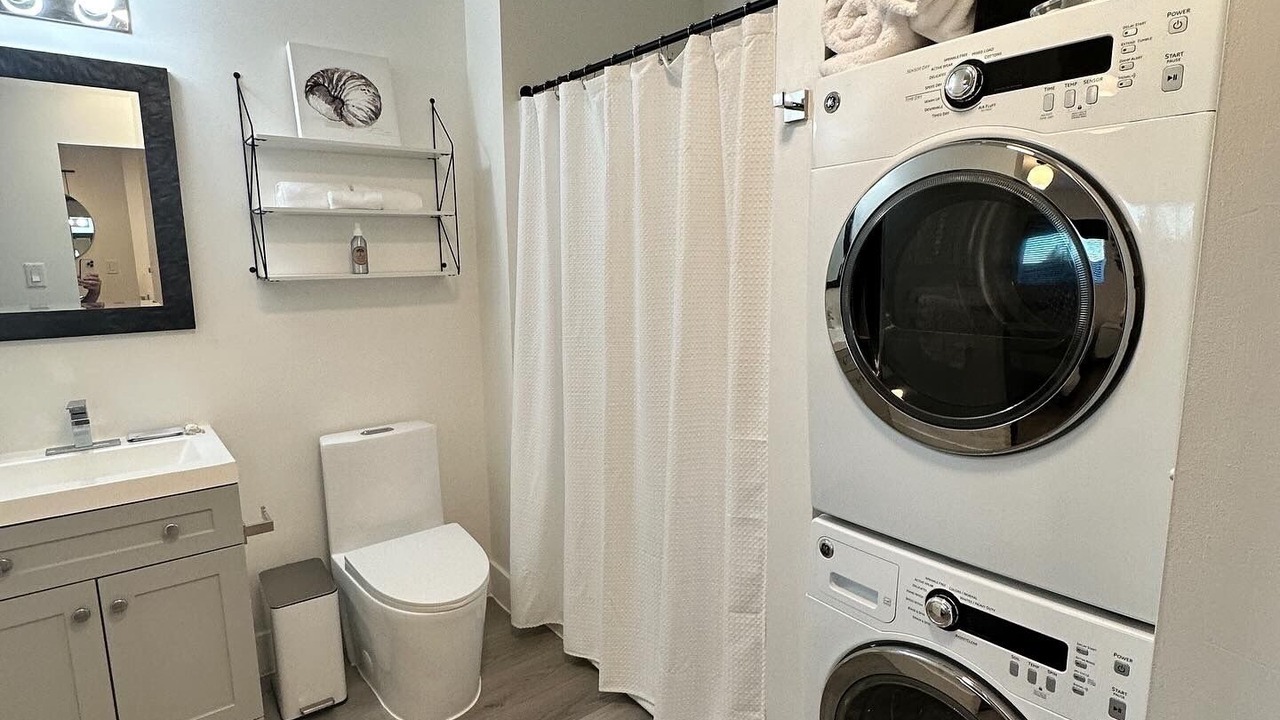 Photo of Bathroom in Departure Bay