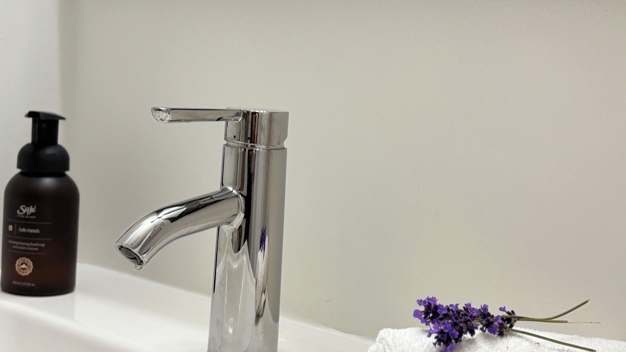 Photo of Bathroom in Departure Bay