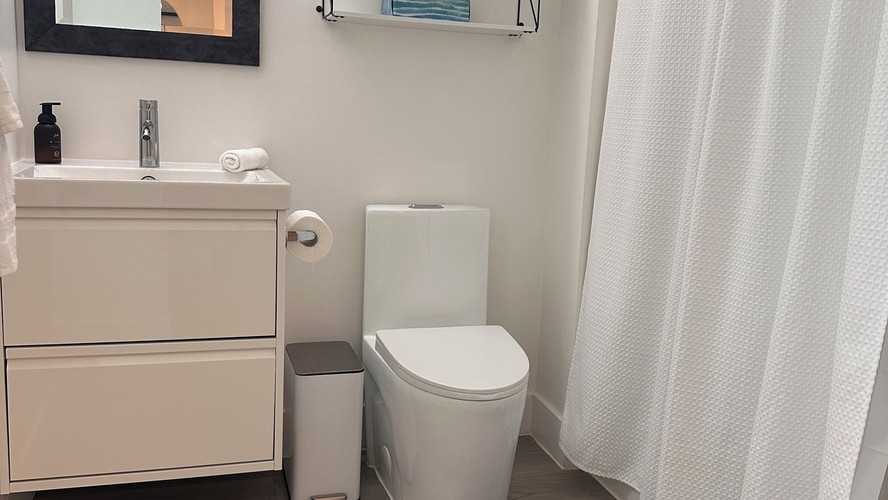 Photo of Bathroom in Departure Bay