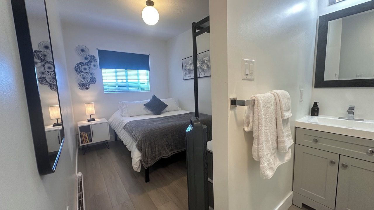 Photo of Bedroom in Departure Bay