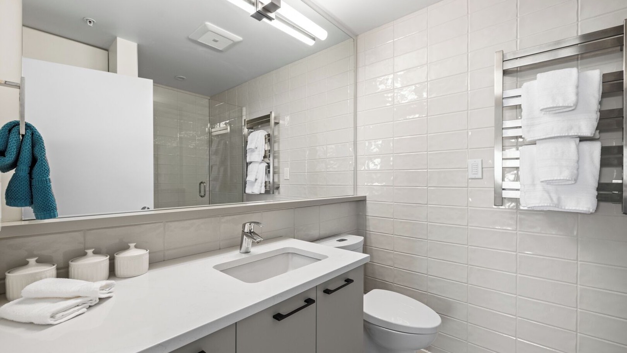 Photo of Bathroom in Booktown