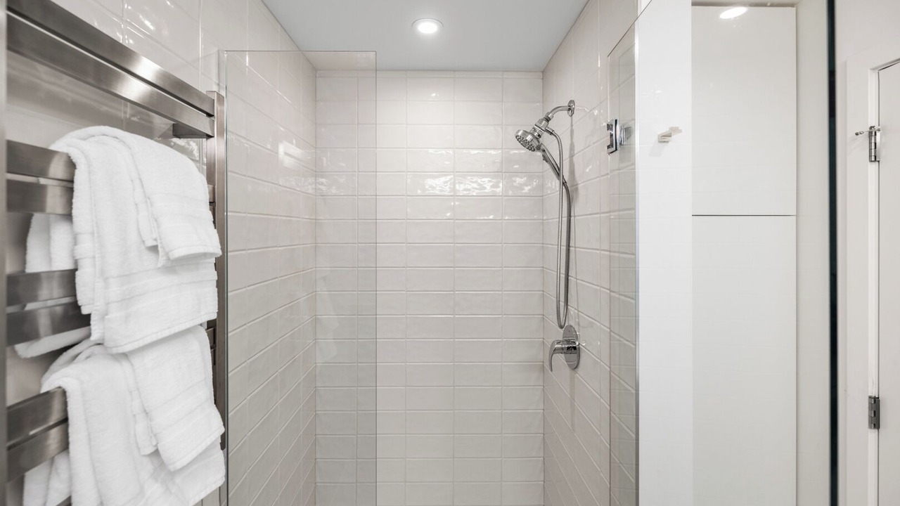 Photo of Bathroom in Booktown