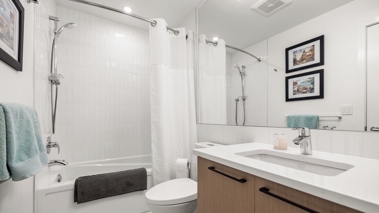 Photo of Bathroom in Booktown