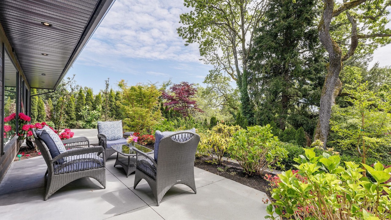Photo of Patio Balcony in Saanich East