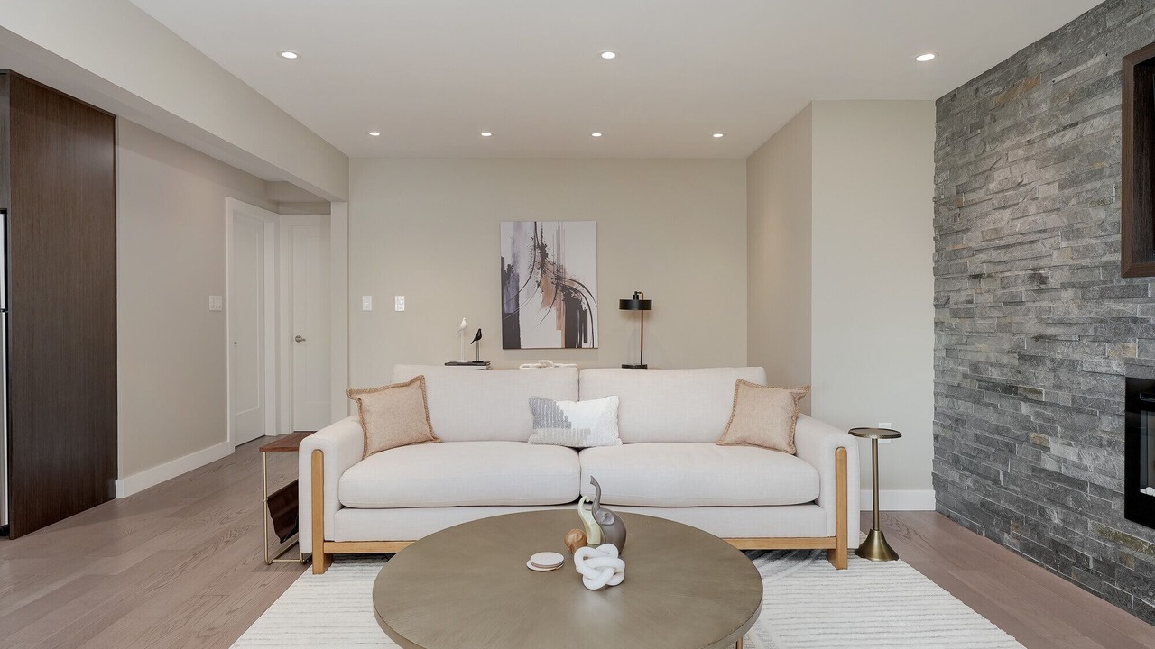 Photo of Livingroom in Saanich East