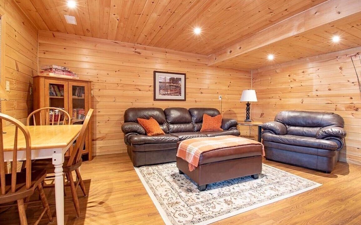Photo of Livingroom in Nipissing