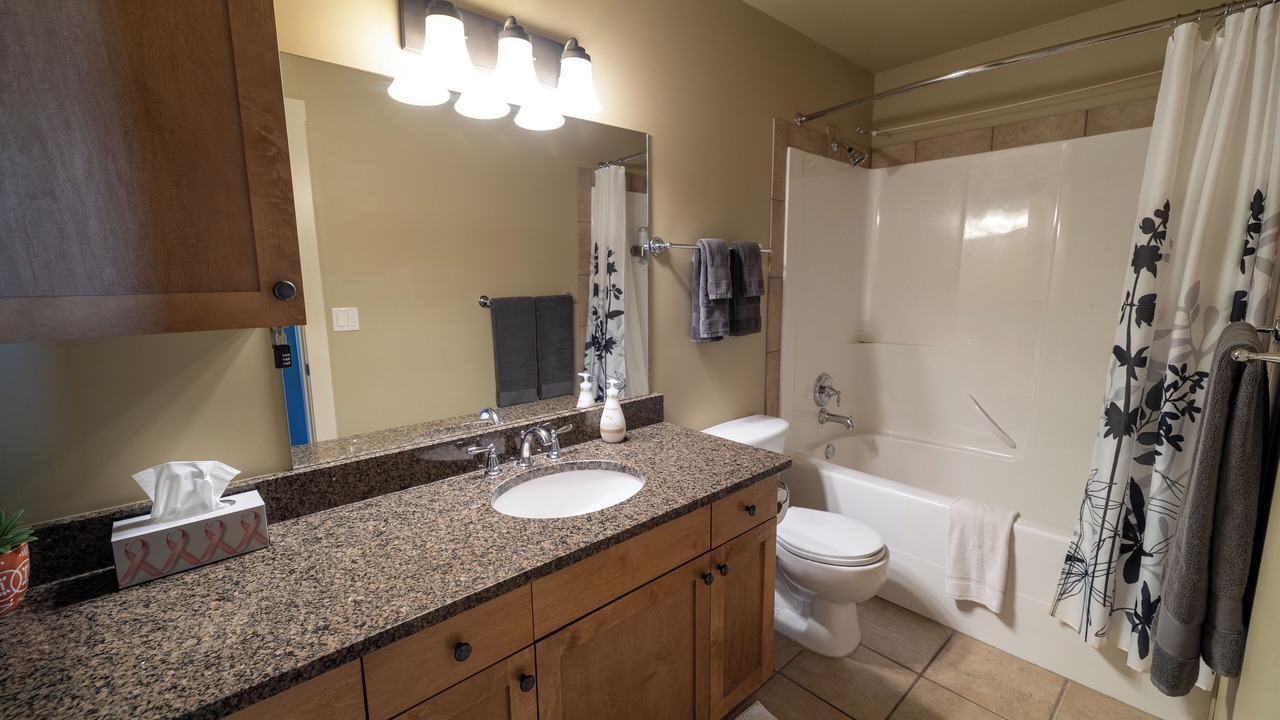 Photo of Bathroom in Golden