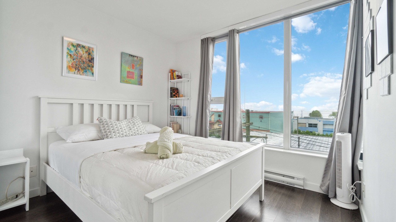 Photo of Bedroom in Downtown Eastside