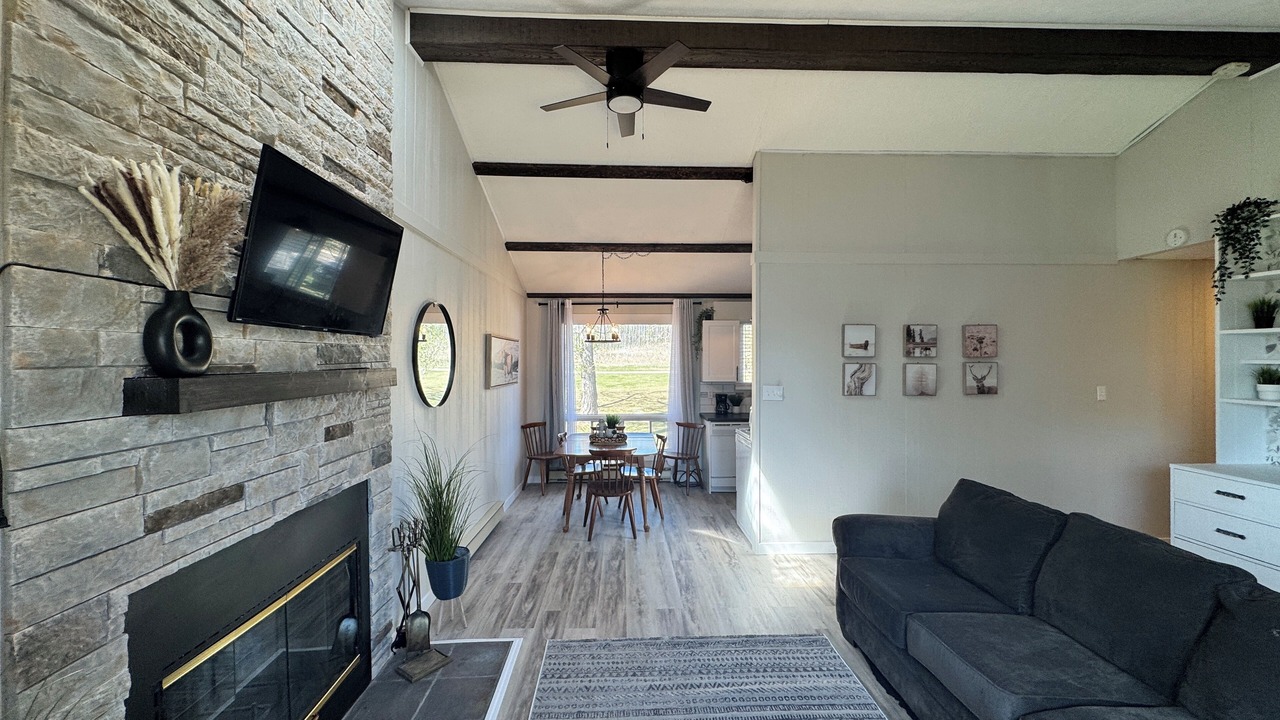 Photo of Livingroom in Torrington