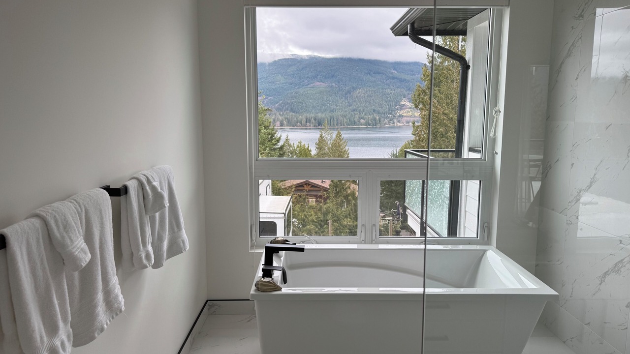 Photo of Bathroom in Sechelt