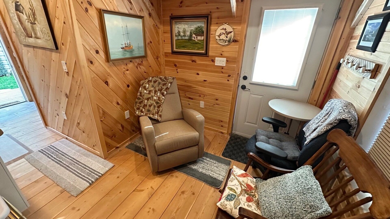 Photo of Livingroom in Waubaushene