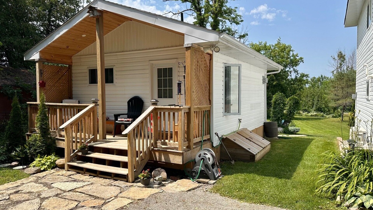 Photo of Patio Balcony in Waubaushene