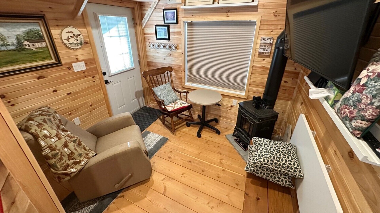 Photo of Livingroom in Waubaushene
