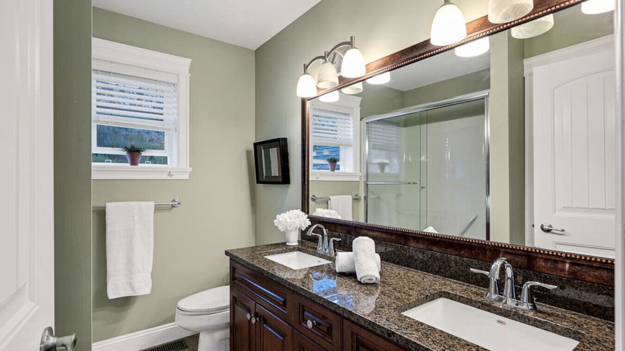Photo of Bathroom in Bear Mountain Resort