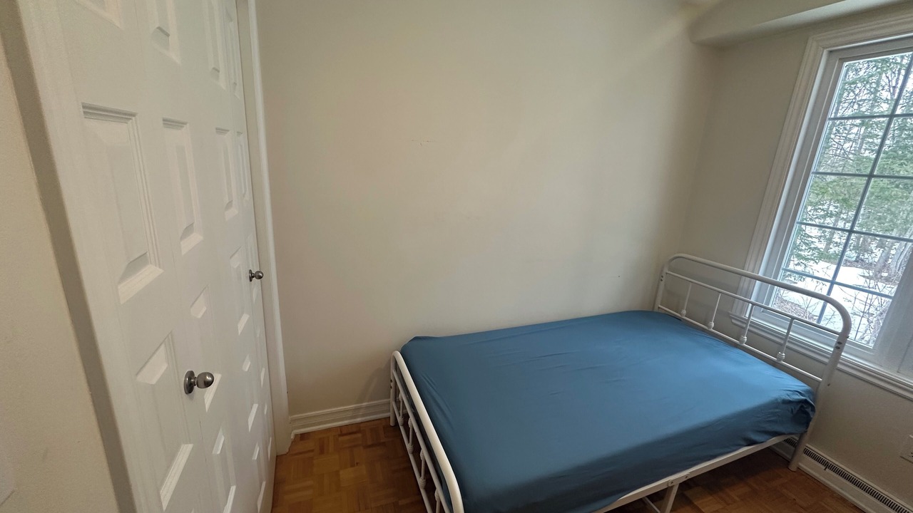Photo of Bedroom in Saint-Etienne-de-Lauzon