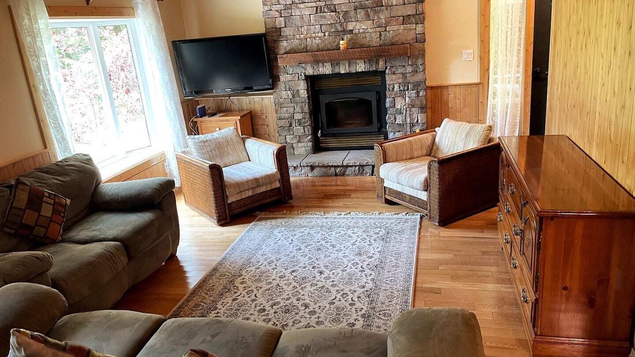 Photo of Livingroom in Northern Bruce Peninsula