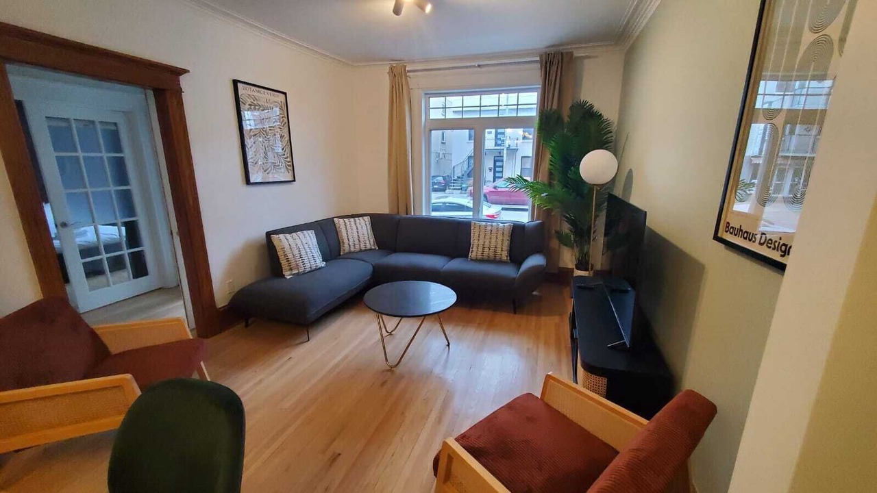 Photo of Livingroom in Youville