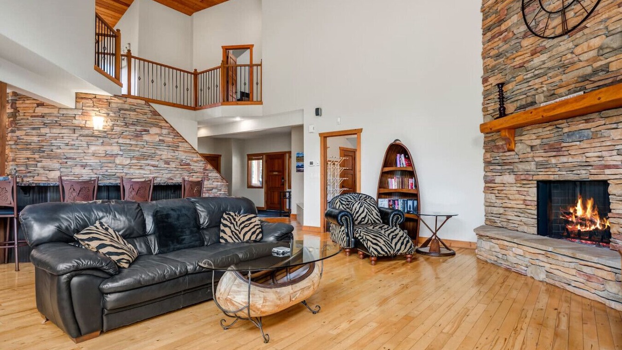 Photo of Livingroom in Forest Ridge Estates