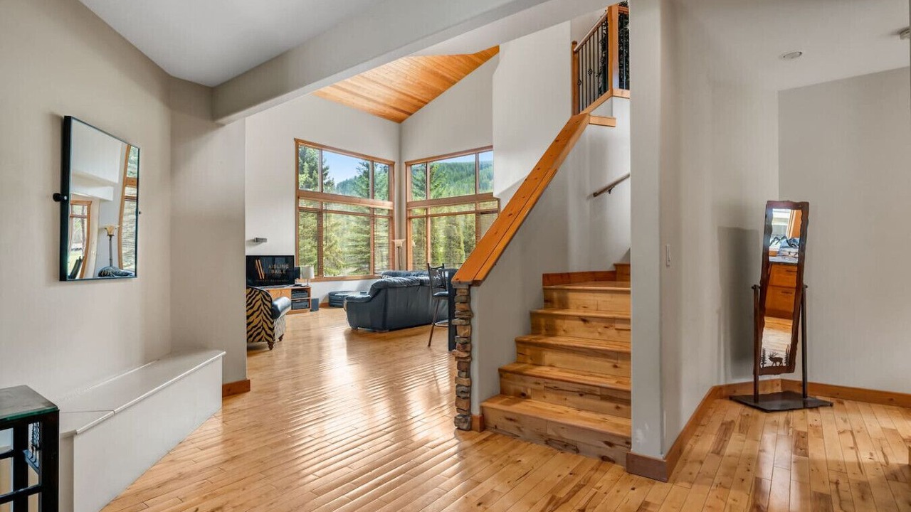 Photo of Livingroom in Forest Ridge Estates
