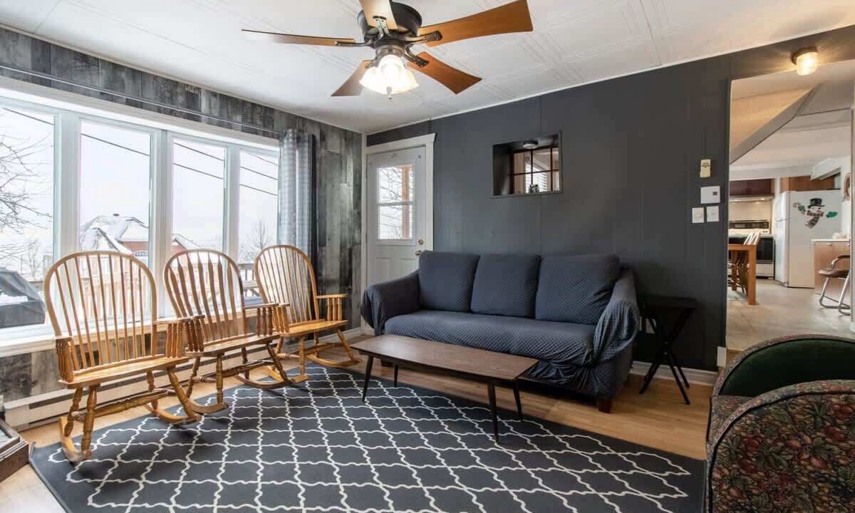 Photo of Livingroom in Petite-Riviere-Saint-Francois