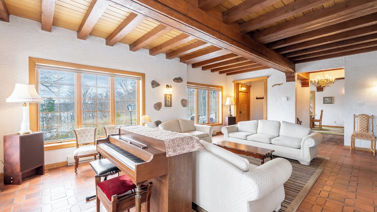 Photo of Livingroom in Sainte-Ann-des-Lacs