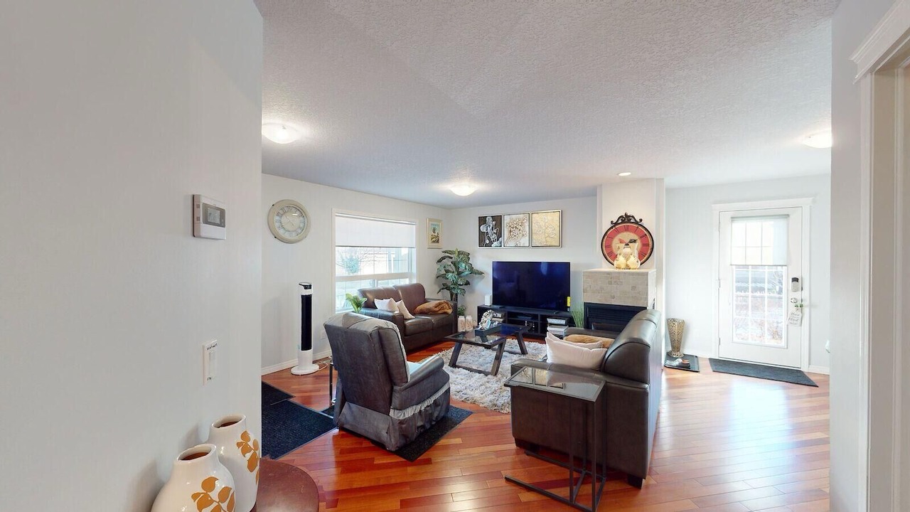 Photo of Livingroom in Cougar Ridge