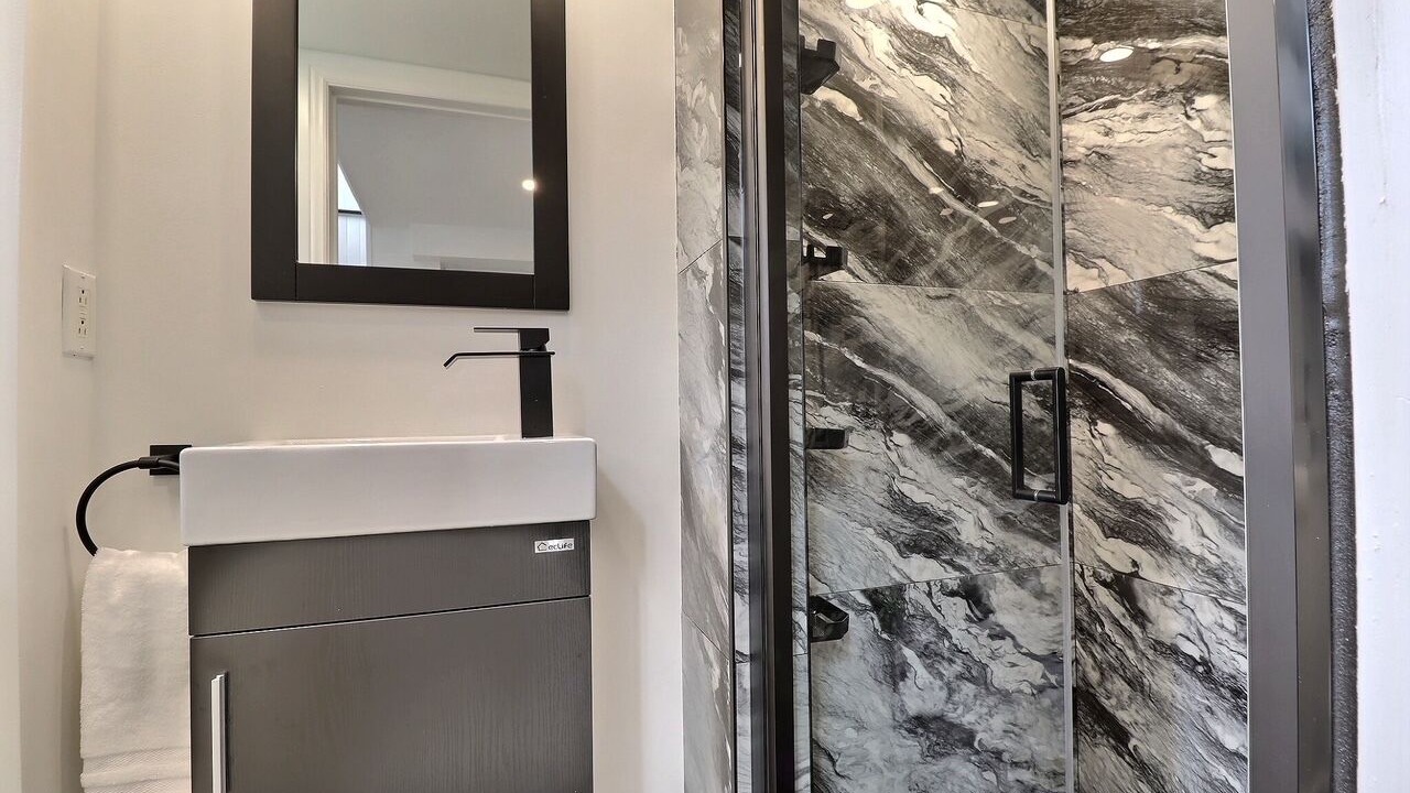 Photo of Bathroom in Lachine